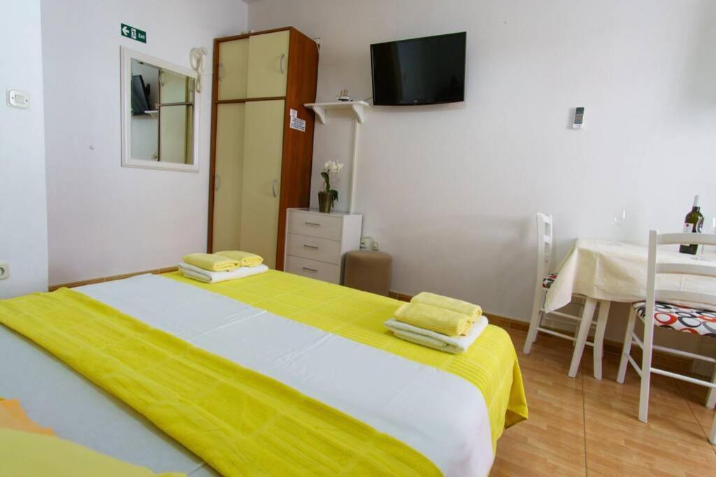 Lovely Studio Apartment For 2 Free Private Parking Makarska Luaran gambar